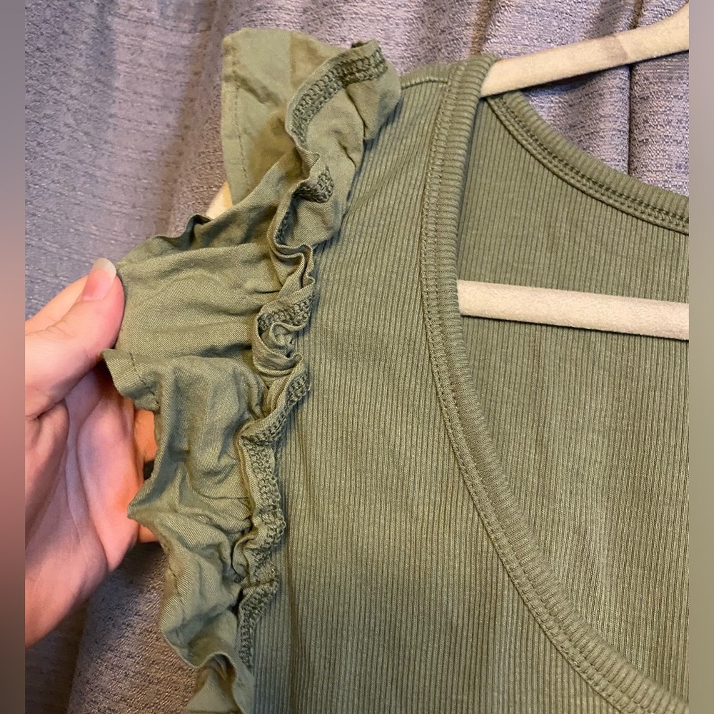 Brand new Old Navy Ruffle Tank - Picture 3 of 3